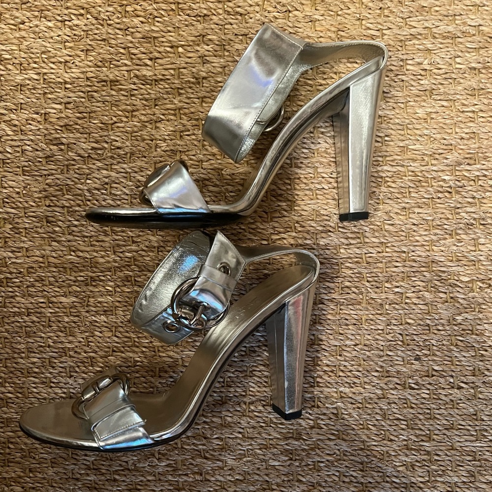 Silver Gucci heels:sandals